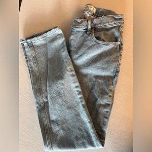 A&F 90s Straight Ultra High Rise Jeans